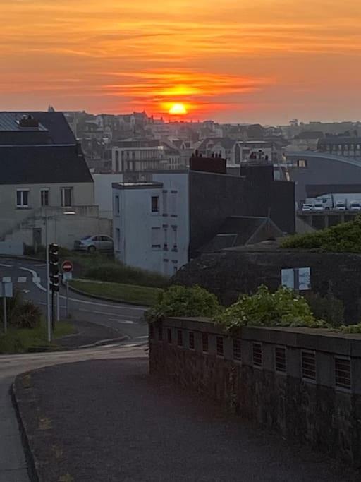 Maison Du Cap Lihou, Duplex Au 1Er Et 2Eme Etage Mansarde, Quartier Historique, Granville Esterno foto