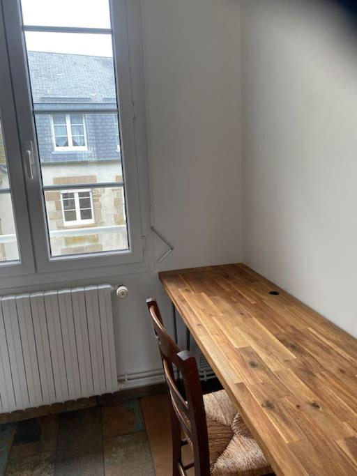 Maison Du Cap Lihou, Duplex Au 1Er Et 2Eme Etage Mansarde, Quartier Historique, Granville Esterno foto