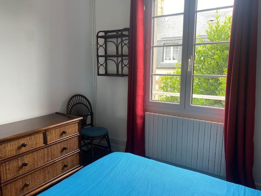 Maison Du Cap Lihou, Duplex Au 1Er Et 2Eme Etage Mansarde, Quartier Historique, Granville Esterno foto